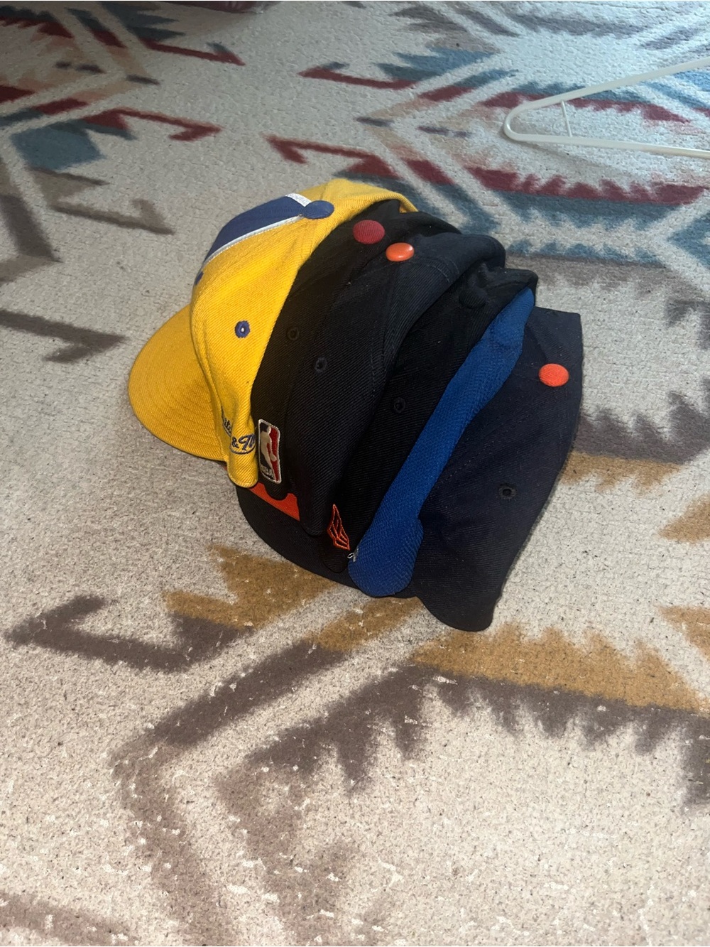 ALOT NBA HOCKEY BASEBALL HATS